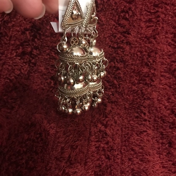 Unique Dazzling Earrings - Picture 5 of 5